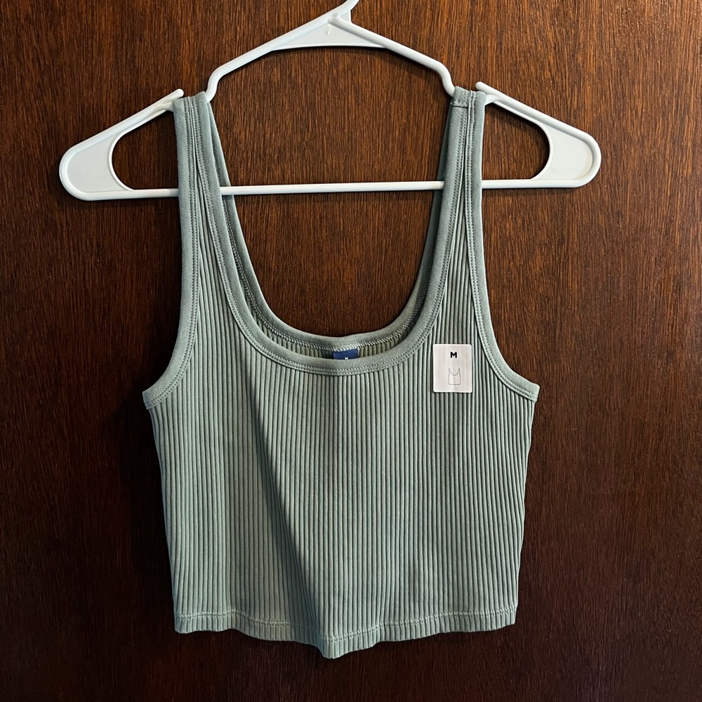 NWT Old Navy cropped ribbed tank